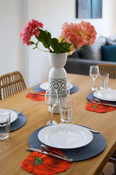 Blue Delta Apartment Palaio Faliro Атина Екстериор снимка